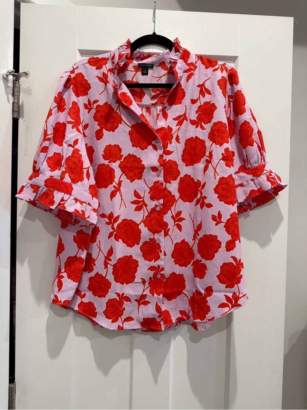 Ann Taylor Red Floral Ruffle-Sleeve Button-Down Top